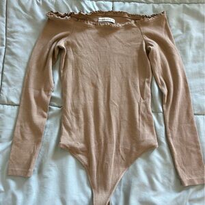 Abercrombie & Fitch Tan Off The Shoulder Long Sleeve Bodysuit